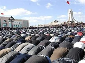Sokakta namaz kılmak yasaklandı