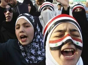 Suriye'de binlerce öğrenci sokaklarda