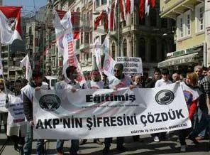 Taksim'de ithal öğretmene protesto