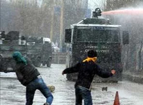 Veto kararı Yüksekova'yı karıştırdı