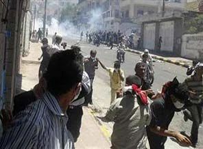 Yemen'de hayat felce uğradı