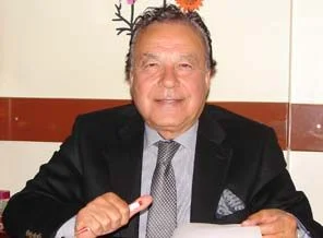 Aykurt:'İki Demirel vardır'