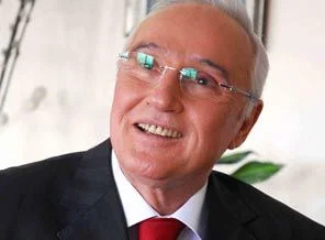 Bahçeli tehlikeli bir oyunun içinde