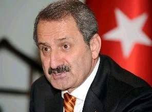 Bakan'a yumruklu saldırı