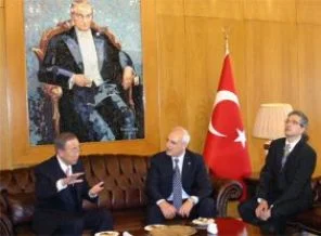 Ban Ki-mun'dan Türkiye'ye övgü