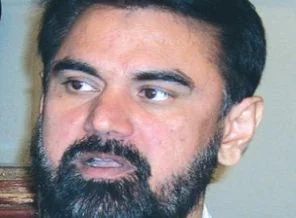 Bin Ladin'in elleri kelepçeli resimleri