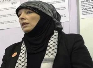 'Dinime karışan bari Müslüman olsa(!)'
