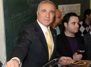Galatasaray'ın yeni başkanı Ünal Aysal