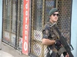 Hakkari'de protestolu bekleyiş...