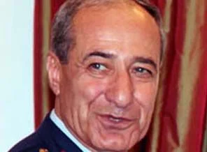 İlk kez bir muvazzaf general tutuklandı