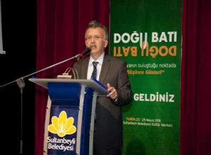 İstanbul'da Doğu-Batı Düşünce günleri