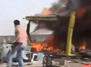 Kaddafi Misrata'ya roket yağdırdı