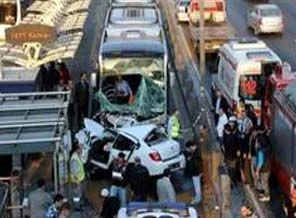 Metrobüs hattında kaza 1 ölü