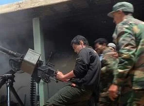 Muhalifler Misrata havaalanını ele geçirdi