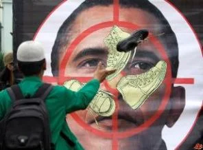 Obama'nın ihanetine bir ayakkabı da siz atın!