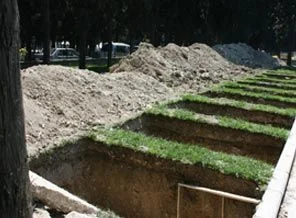 Şehitlikte mezar hazırlığı korkuttu