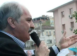 Siyasetçiler darbelerle hesaplaşmak zorundadır