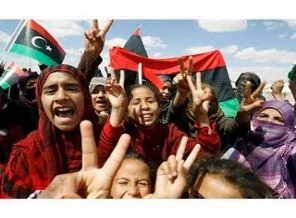 Tunuslular Libya'dan kaçanlara evlerini açtı