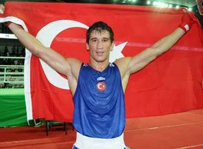 Adem Kılıçcı finalde