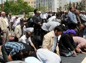 BDP'lilerden alternatif Cuma namazı