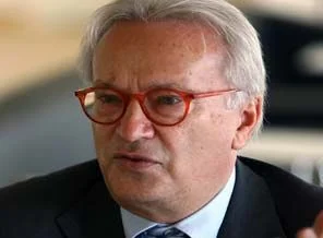 'BDP neyin sözcüsü olacak, karar vermeli'