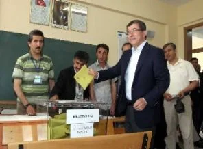 Davutoğlu Suriye için Ankara'ya gitti