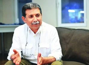 Kamusal alan dindarları aşındırdı