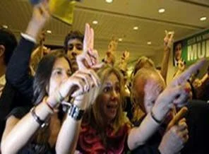 Portekiz Sosyalist Parti'ye 'güle güle' dedi