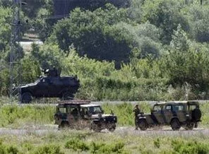 Suriye'de ablukalara rağmen isyan sürüyor