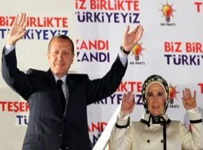 Türkiye başbakan Erdoğan'ı seviyor