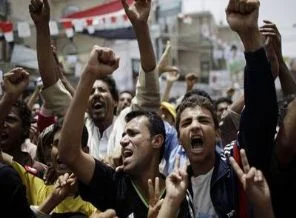 Yemen'de yüz binler sokakta