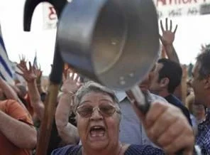 Yunanistan'da halk AB'yi ve IMF'yi protesto etti