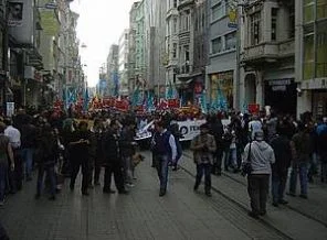 14 Temmuz için yürüdüler