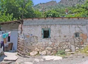 600 yıllık mescit ev olarak kullanılıyor
