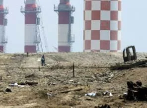 Askeri patlama iki istifa getirdi