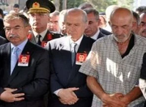 Bahçeli'ye şehit cenazesinde protesto