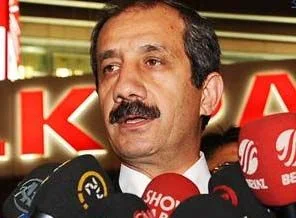 Biat ettirmeye uğraşmayın, yemin etmem!