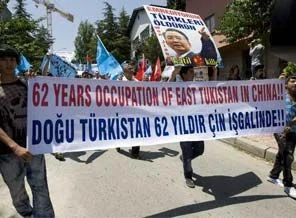 Çin elçiliğine kara çelenk