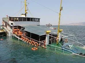 İzmir'de yolcu vapuru battı!