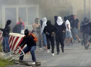 Kosova'da sınır kapısı ateşi verildi