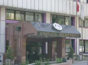 Mahkemeden ırk ve millet soyadına yasak...