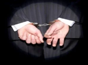 Mısır'da firari iş adamı ve oğullarına tutuklama