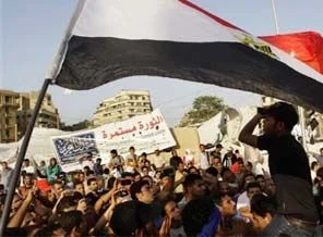 Mısırlılar Tahrir Meydanı'na akın ediyor