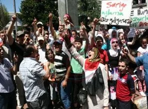 'Özgür Suriye için Esad defol'