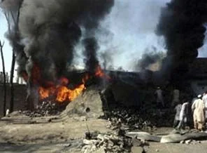 Pakistan'da 34 kişi öldürüldü