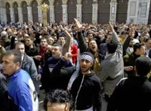 Suriye'de 300 kişi gözaltına alındı