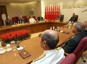 YAŞ'ta 14 general terfi edemeyecek!