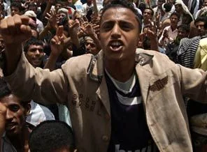 Yemen'de direnişçiler yönetimi ele alıyor