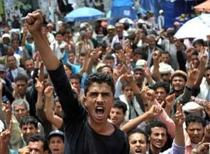 Yemen'de gazeteciler ayaklandı
