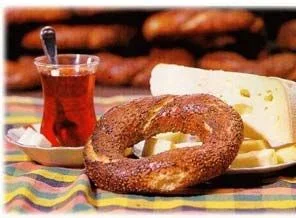 Açın halinden anlamak için simit yediler